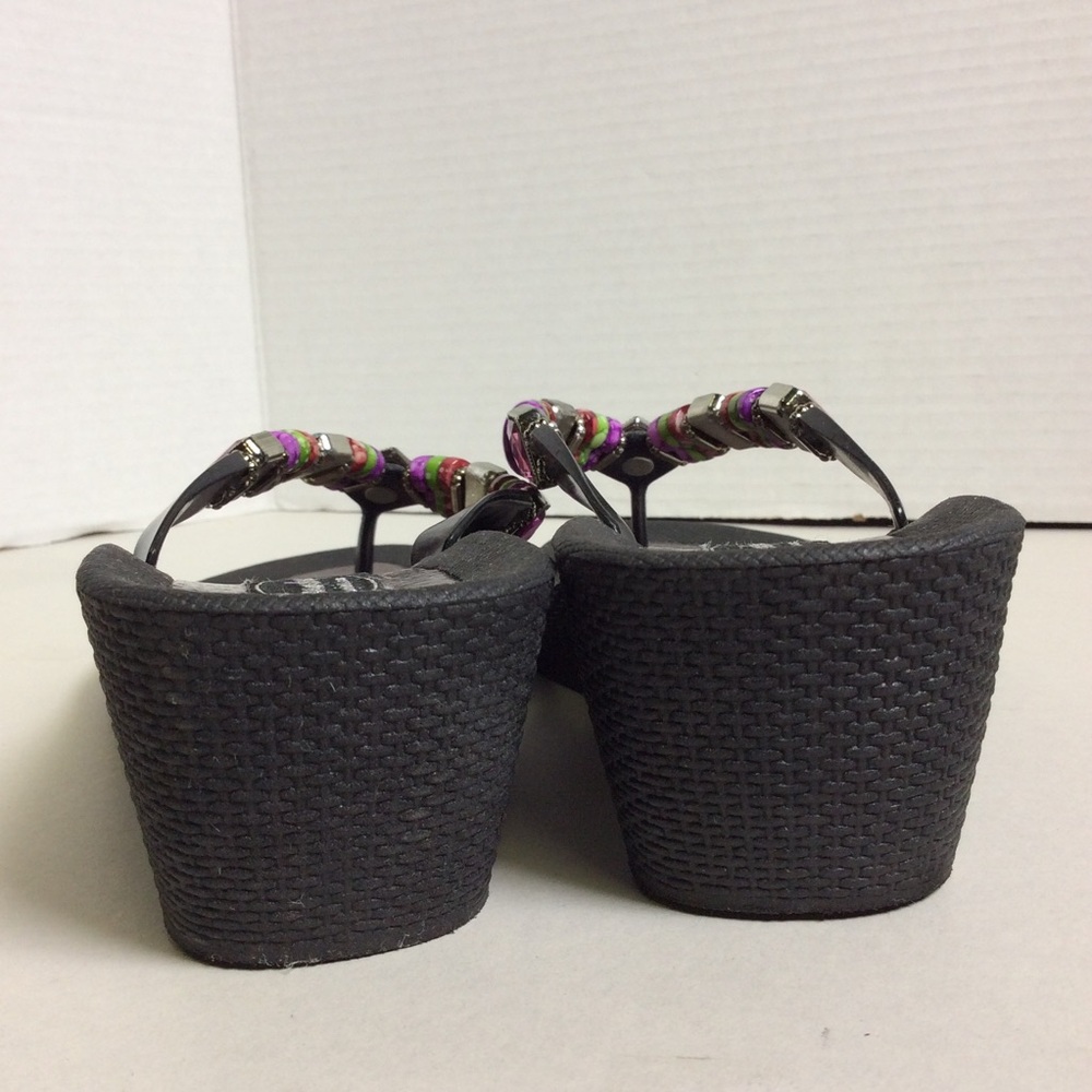 Grandco Women’s Rainbow Jeweled Sandals, Sz 8 - Picture 8 of 14